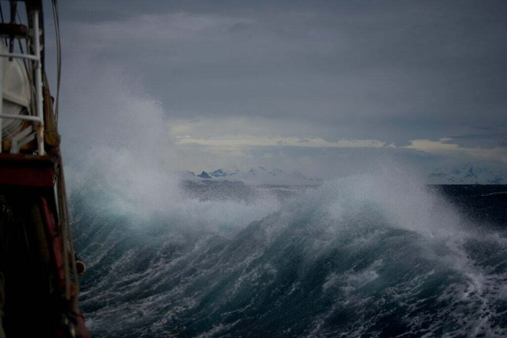 rough seas sailing